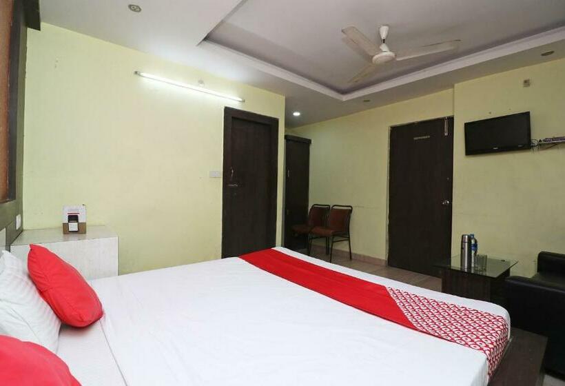 اتاق استاندارد, Vaccinated Staff- Oyo 45540 Prakash Inn