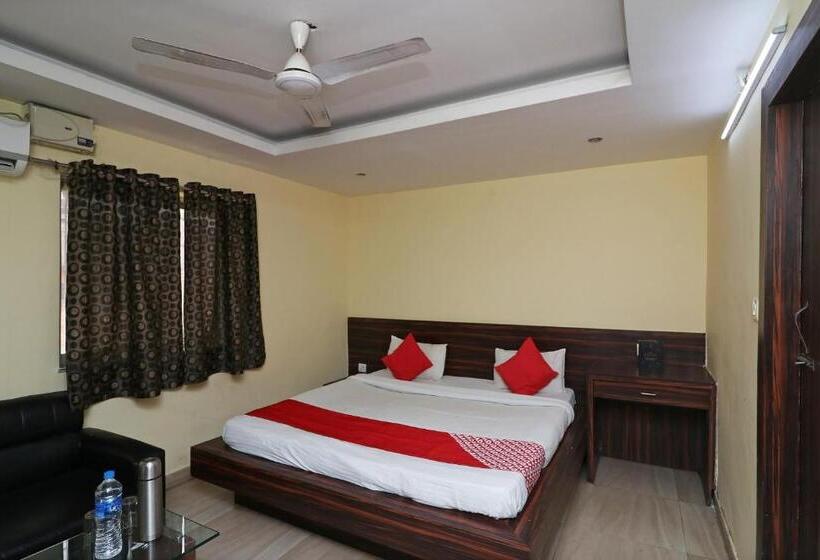 اتاق استاندارد, Vaccinated Staff- Oyo 45540 Prakash Inn