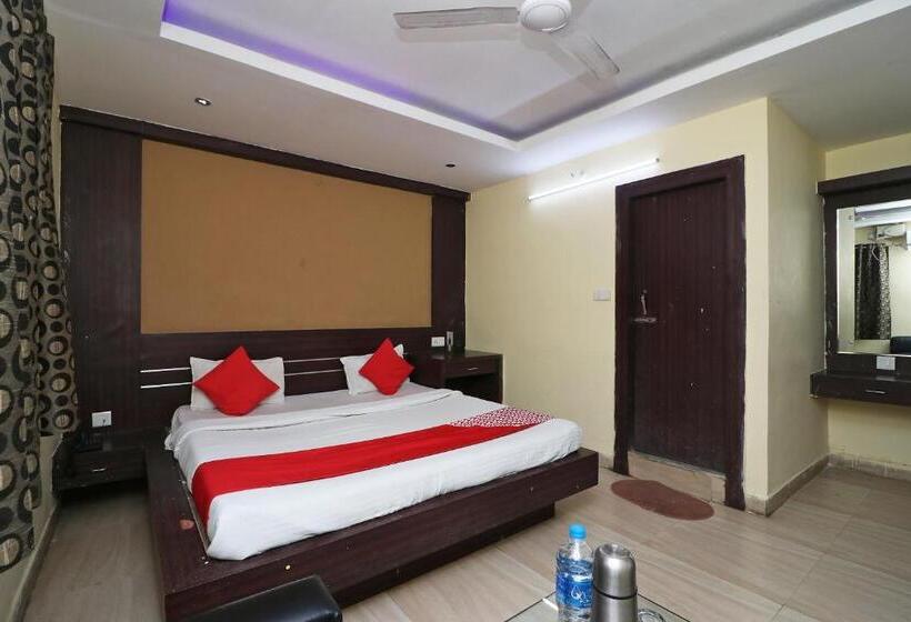 اتاق استاندارد, Vaccinated Staff- Oyo 45540 Prakash Inn