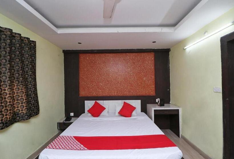 اتاق استاندارد, Vaccinated Staff- Oyo 45540 Prakash Inn