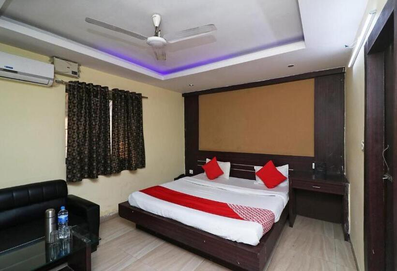 اتاق استاندارد, Vaccinated Staff- Oyo 45540 Prakash Inn