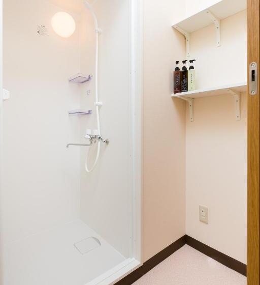 اتاق استاندارد چهارنفره با سرویس بهداشتی مشترک, Abc Guesthouse