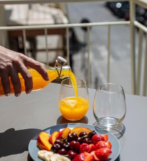 اتاق استاندارد سه تخته با بالکن, Delle Rose Inn