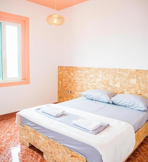 اتاق استاندارد با چشم‌انداز کوهستان, Our Way Guest House & Hostel
