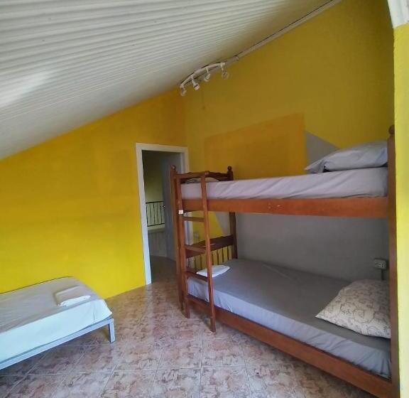 اتاق اکونومی, Our Way Guest House & Hostel