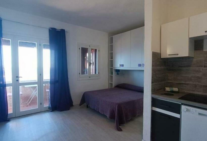 استودیوی استاندارد با چشم‌انداز دریا, Villaggio Est A Capo Coda Cavallo San Teodoro