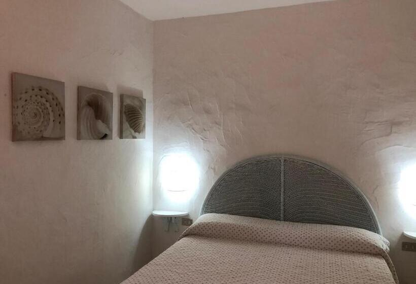 آپارتمان 2 خوابه با چشم‌انداز دریا, Villaggio Est A Capo Coda Cavallo San Teodoro