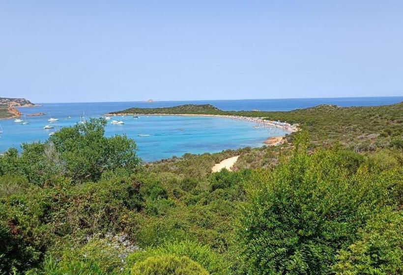 آپارتمان 3 خوابه با چشم‌انداز دریا, Villaggio Est A Capo Coda Cavallo San Teodoro
