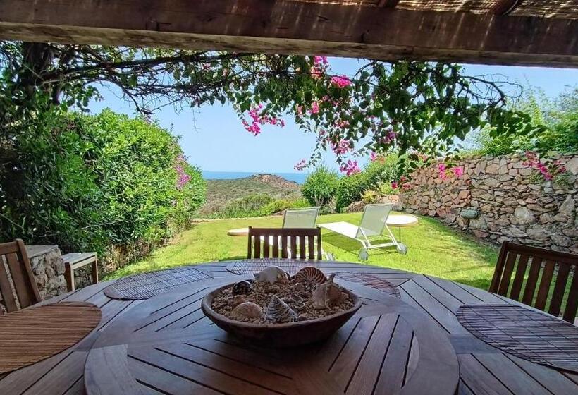 آپارتمان 3 خوابه با چشم‌انداز دریا, Villaggio Est A Capo Coda Cavallo San Teodoro