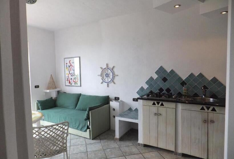 استودیوی استاندارد, Villaggio Est A Capo Coda Cavallo San Teodoro