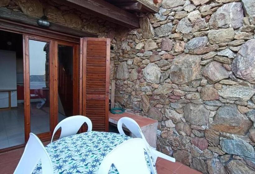 استودیوی سوپریور, Villaggio Est A Capo Coda Cavallo San Teodoro