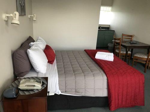 استودیوی استاندارد, Ascot Oamaru Motel