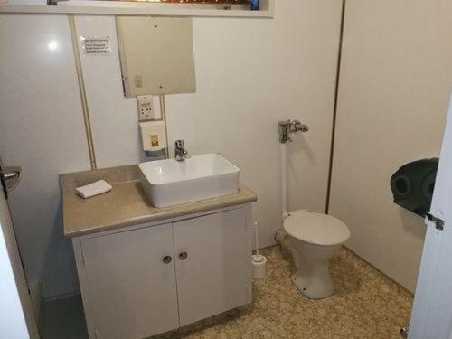 استودیوی استاندارد, Ascot Oamaru Motel
