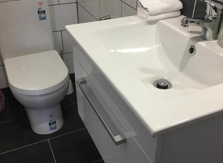 استودیوی لوکس, Ascot Oamaru Motel