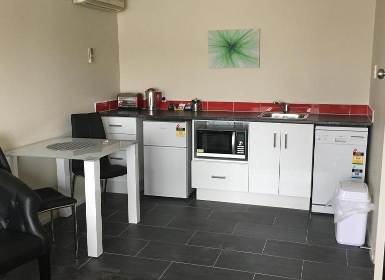 استودیوی لوکس, Ascot Oamaru Motel