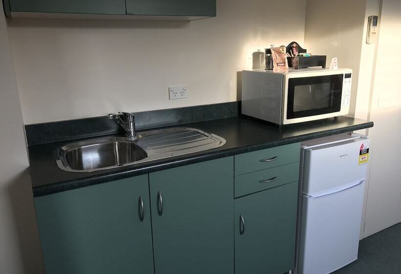 استودیوی لوکس, Ascot Oamaru Motel