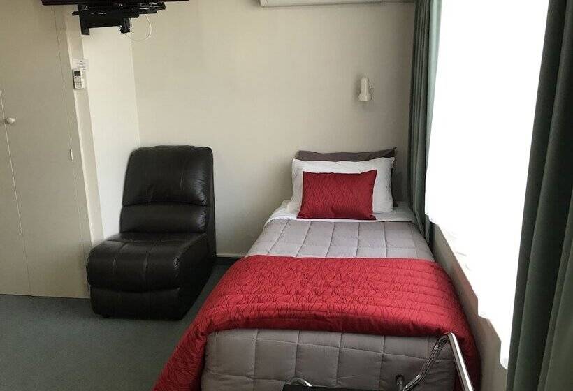استودیوی استاندارد, Ascot Oamaru Motel