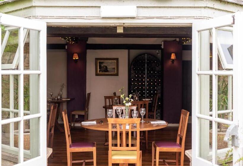 اتاق استاندارد, Corinium Hotel & Restaurant