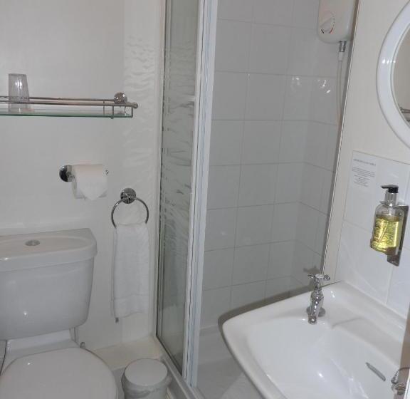 اتاق استاندارد یک نفره, Corinium Hotel & Restaurant