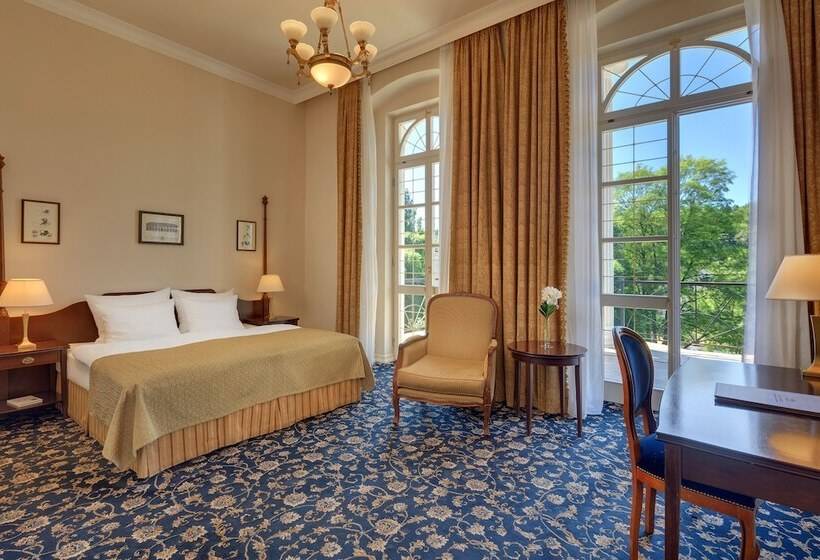 اتاق لوکس, Gourmet Hotel Villa Patriot