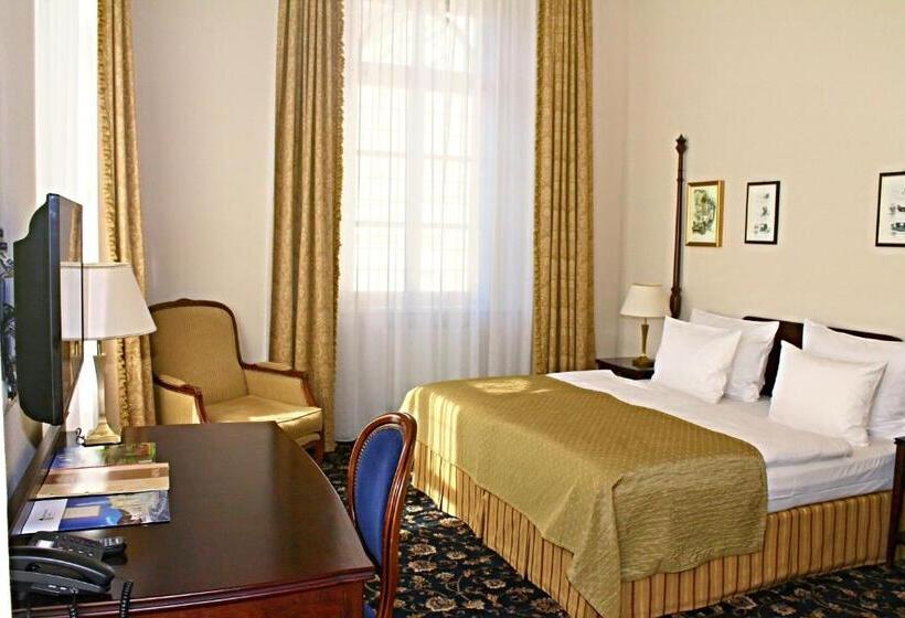 اتاق لوکس, Gourmet Hotel Villa Patriot