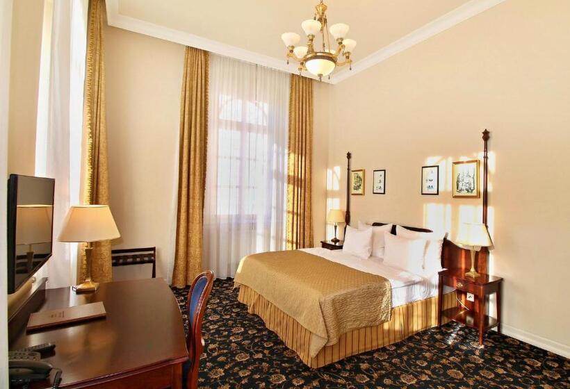اتاق لوکس, Gourmet Hotel Villa Patriot