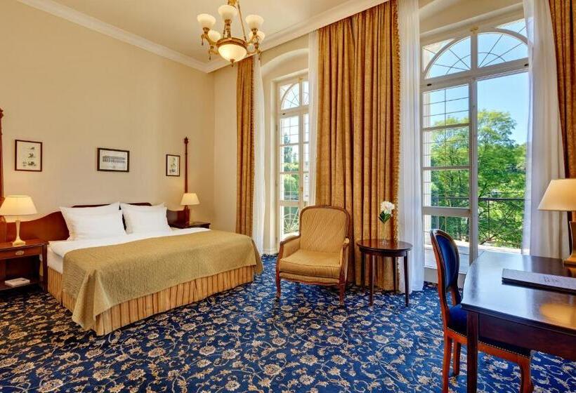 اتاق لوکس, Gourmet Hotel Villa Patriot
