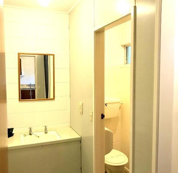 سوئیت خانوادگی اقتصادی, Greenview Motel