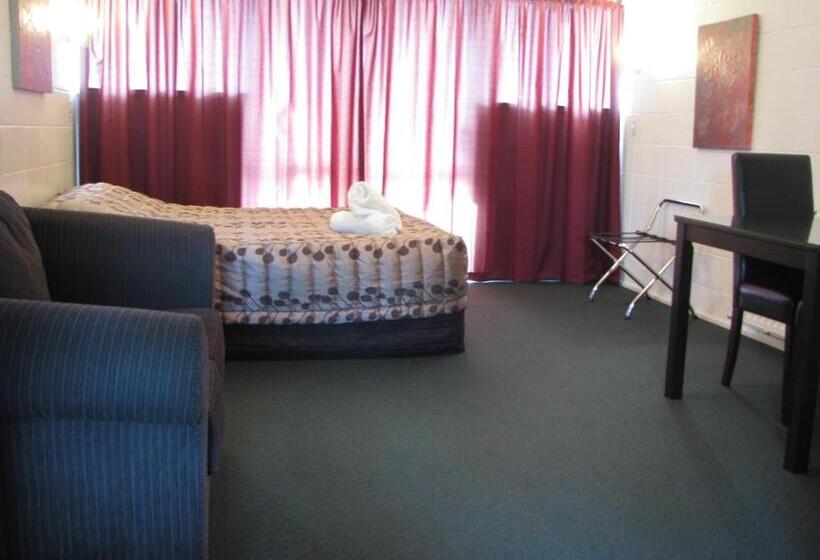 استودیوی استاندارد, Greenview Motel