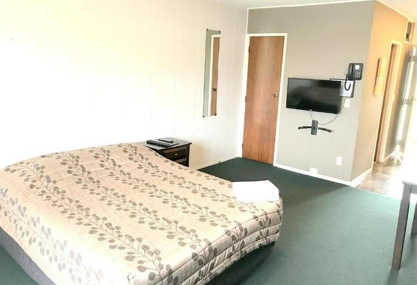 استودیوی استاندارد, Greenview Motel
