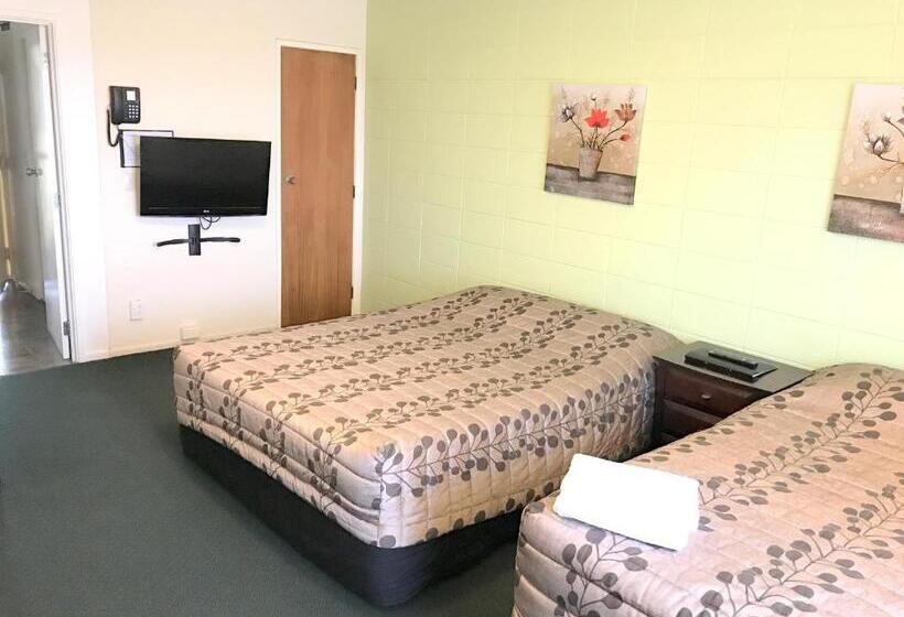 استودیوی استاندارد, Greenview Motel