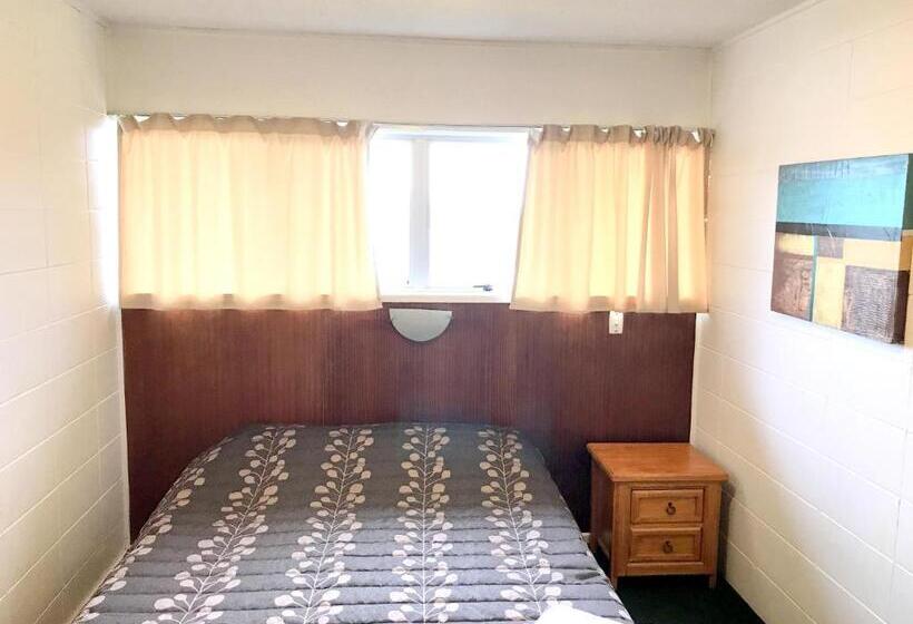 اتاق خانوادگی, Greenview Motel