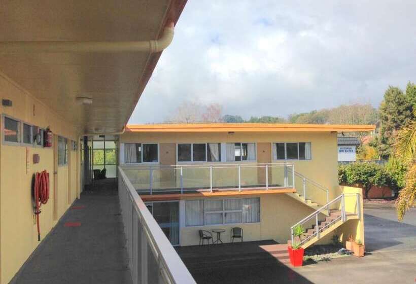 استودیوی استاندارد, Greenview Motel