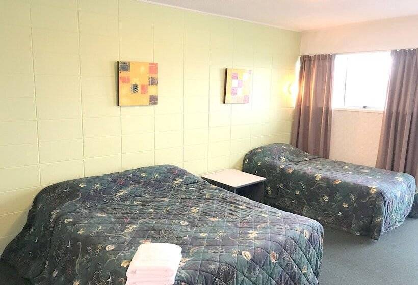 Economy Studio, Greenview Motel