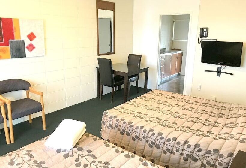 استودیوی استاندارد, Greenview Motel