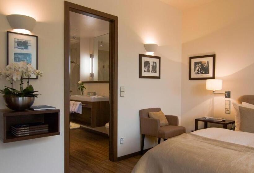 اتاق اجرایی, Abion Villa Suites