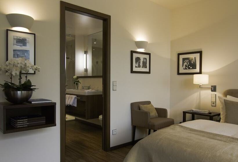 اتاق اجرایی, Abion Villa Suites