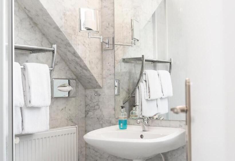 اتاق استاندارد, Carlton Mayfair