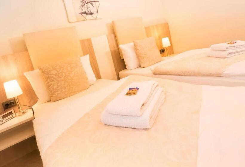 اتاق استاندارد, Carlton Mayfair