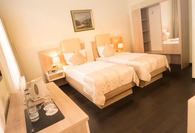 اتاق استاندارد, Carlton Mayfair