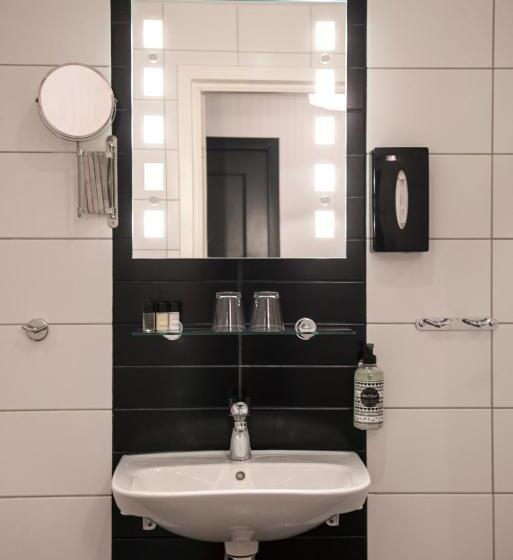 스탠다드 룸 킹사이즈 침대, Donners Hotell