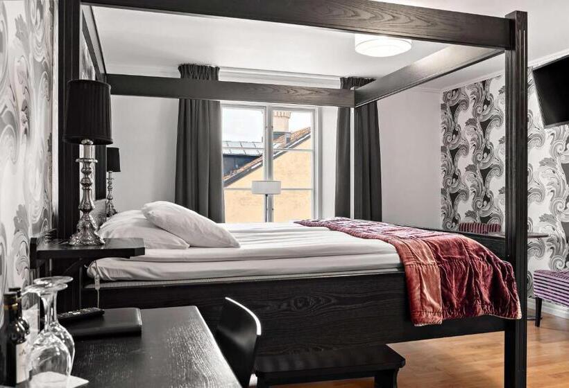 디럭스 룸 킹사이즈 침대, Donners Hotell