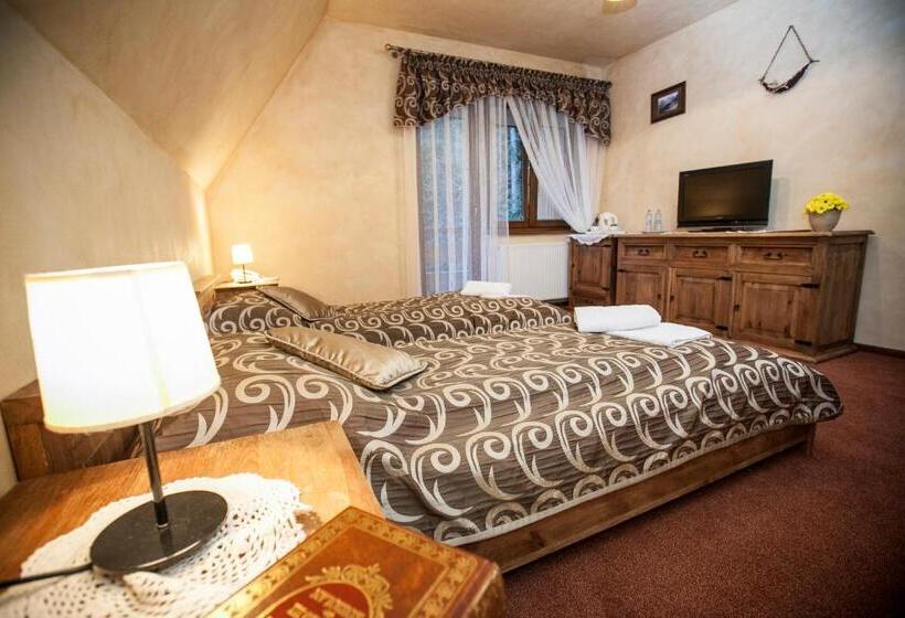 Deluxe Room with Balcony, Dwor Karolowka