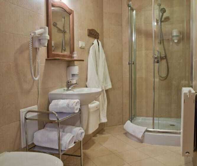 اتاق استاندارد, Dwor Karolowka