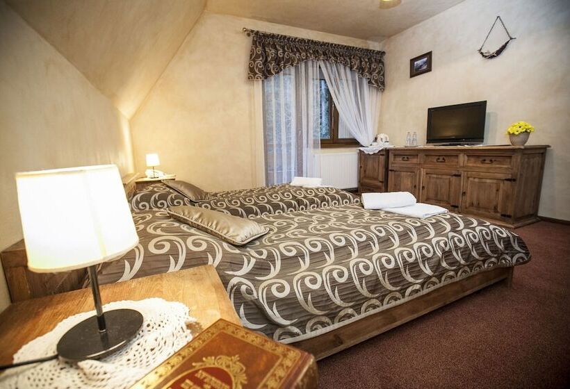 Deluxe Room with Balcony, Dwor Karolowka