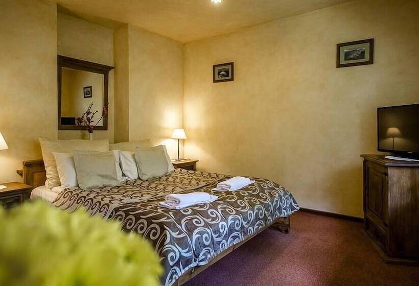 Deluxe Room with Balcony, Dwor Karolowka