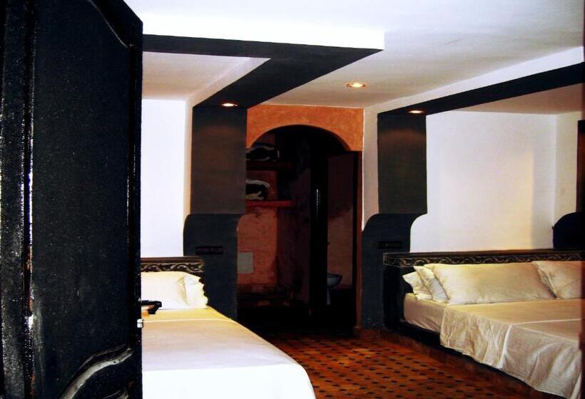 اتاق لوکس با چشم‌انداز باغ, Restaurant La Kasbah