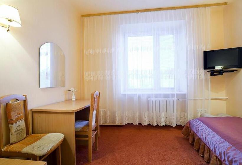 Standard Single Room, Iskra