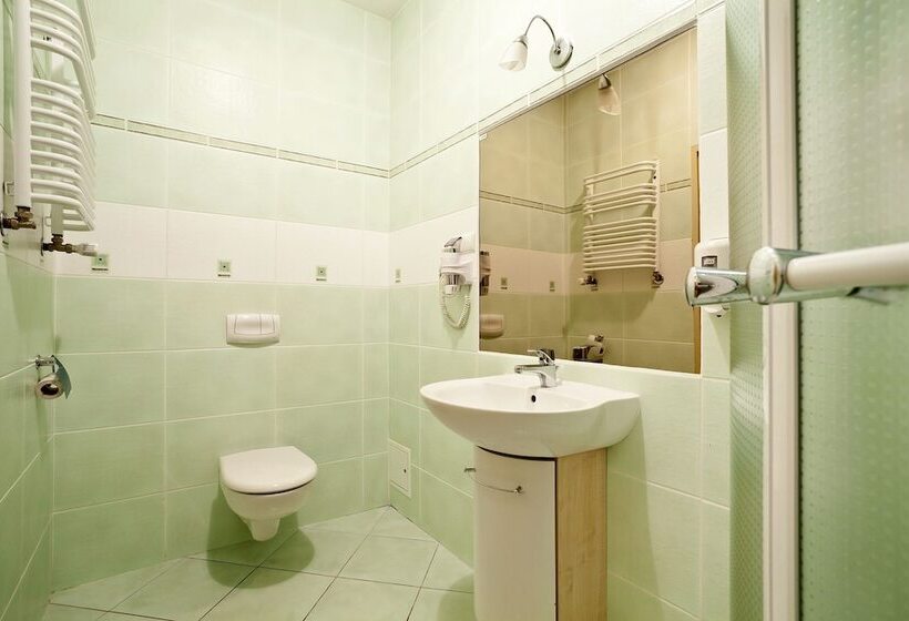 استودیوی استاندارد, Iskra