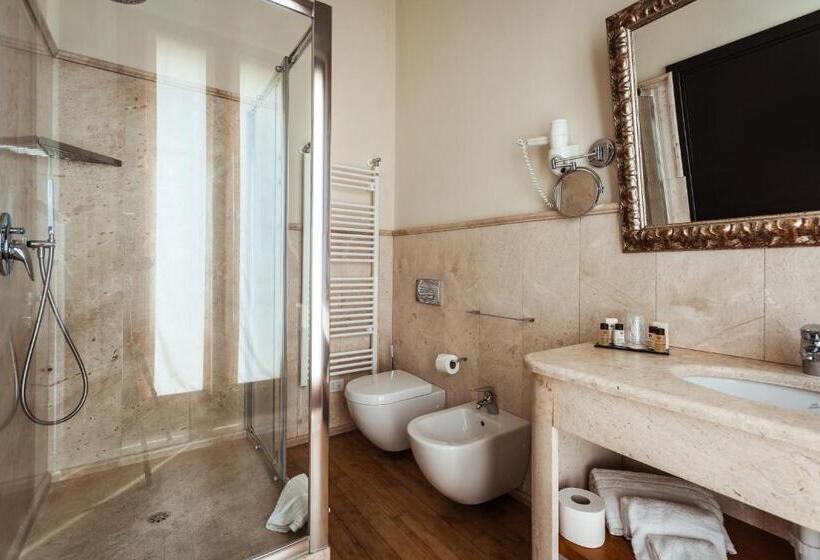 سوییت جونیور, La Locanda Del Conte Mameli